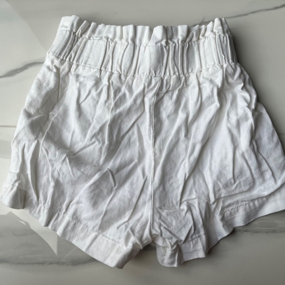 White Linen Shorts - Picture 2 of 3
